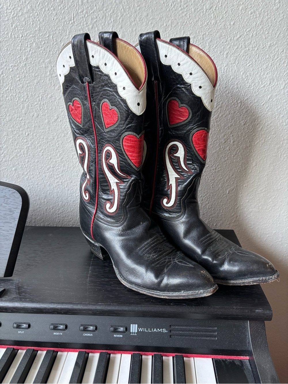 Rare vintage Larry Mahan heart inlay Western cowgirl boots made in Texas.
